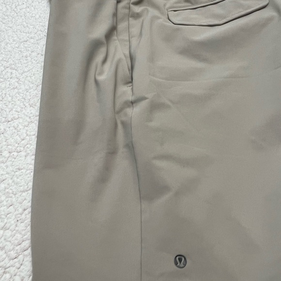 lululemon athletica Men's Hybrid Shorts - Gray NWT - Picture 9 of 12